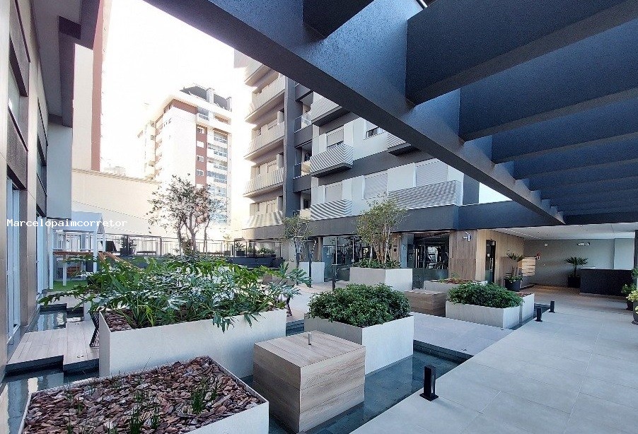 Apartamento para Venda em Florianópolis, Canto, 3 dormitórios, 3 suítes, 4 banheiros, 2 vagas — foto 2