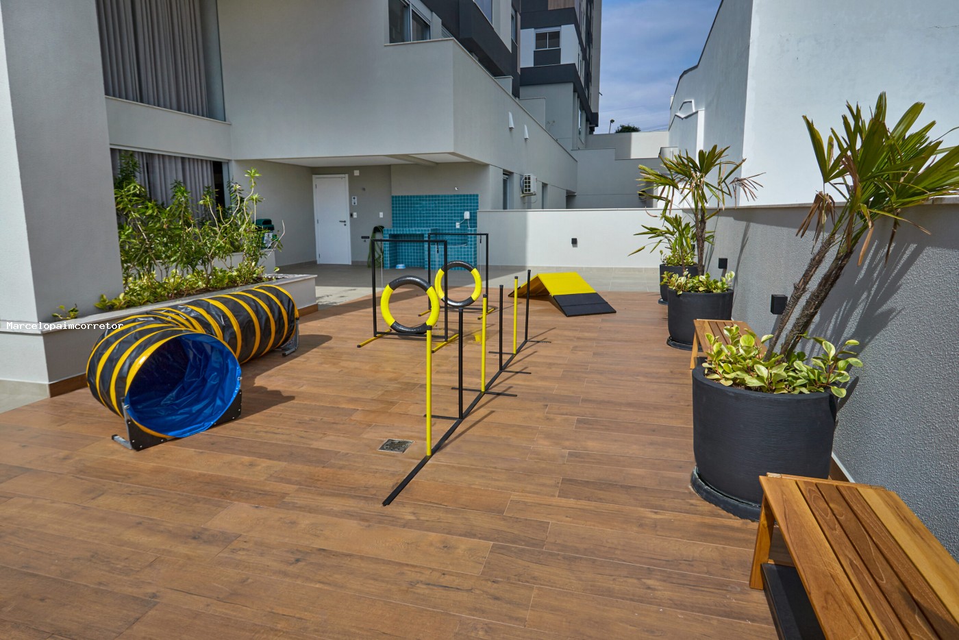 Apartamento para Venda em Florianópolis, Canto, 3 dormitórios, 3 suítes, 4 banheiros, 2 vagas — foto 7