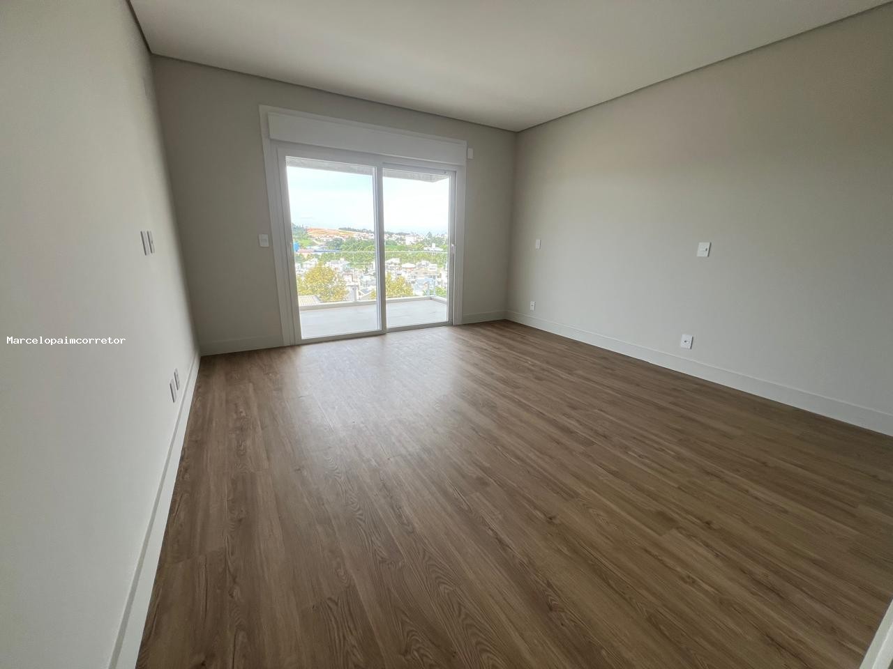 Casa Duplex para Venda em Palhoça, Pedra Branca, 3 dormitórios, 3 suítes, 3 banheiros, 2 vagas — foto 4