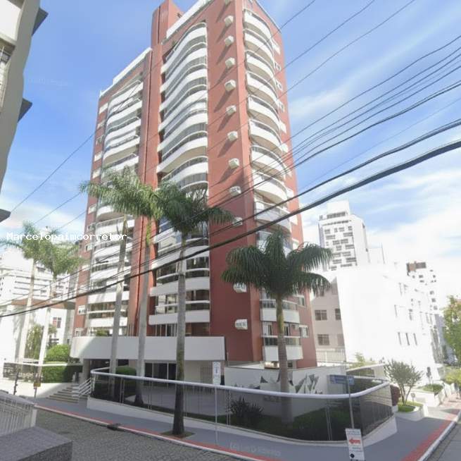 Apartamento para Venda em Florianópolis, Centro, 4 dormitórios, 3 suítes, 4 banheiros, 2 vagas - foto 1