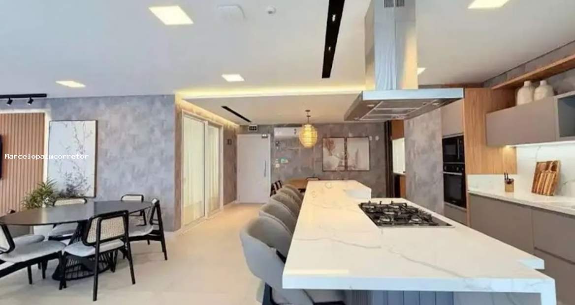 Apartamento para Venda em Florianópolis, Canto, 3 dormitórios, 3 suítes, 4 banheiros, 2 vagas — foto 5