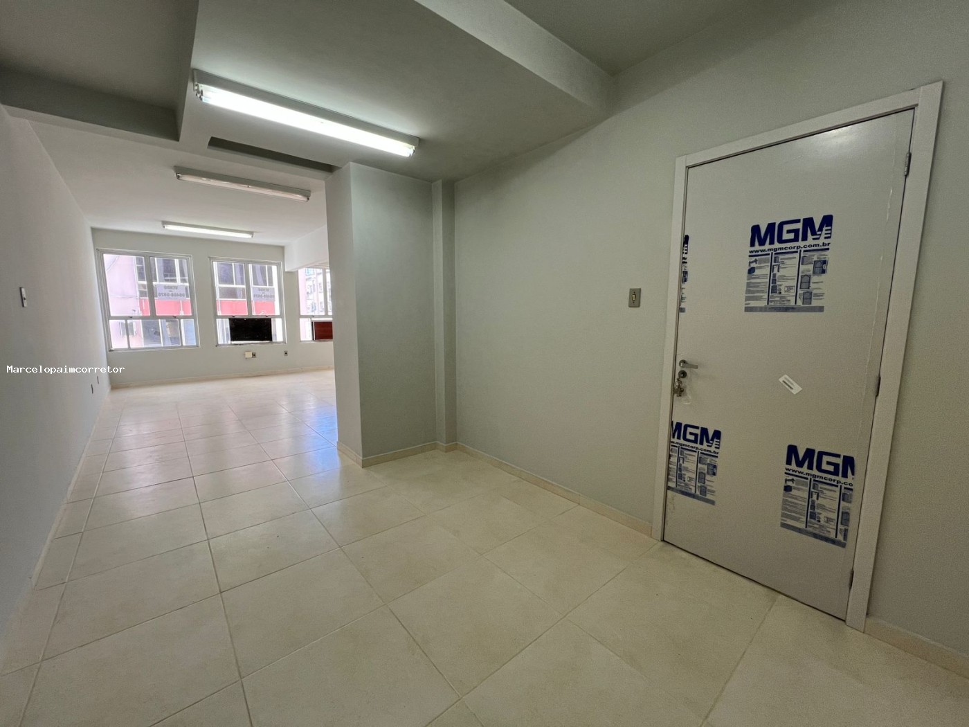 Sala Comercial para Venda em Florianópolis, Centro, 1 banheiro — foto 5