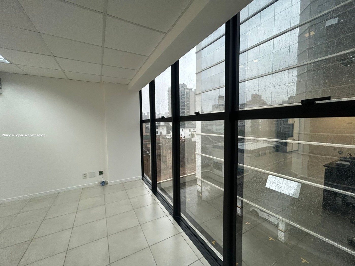 Sala Comercial para Venda em Florianópolis, Centro, 1 banheiro, 2 vagas — foto 7