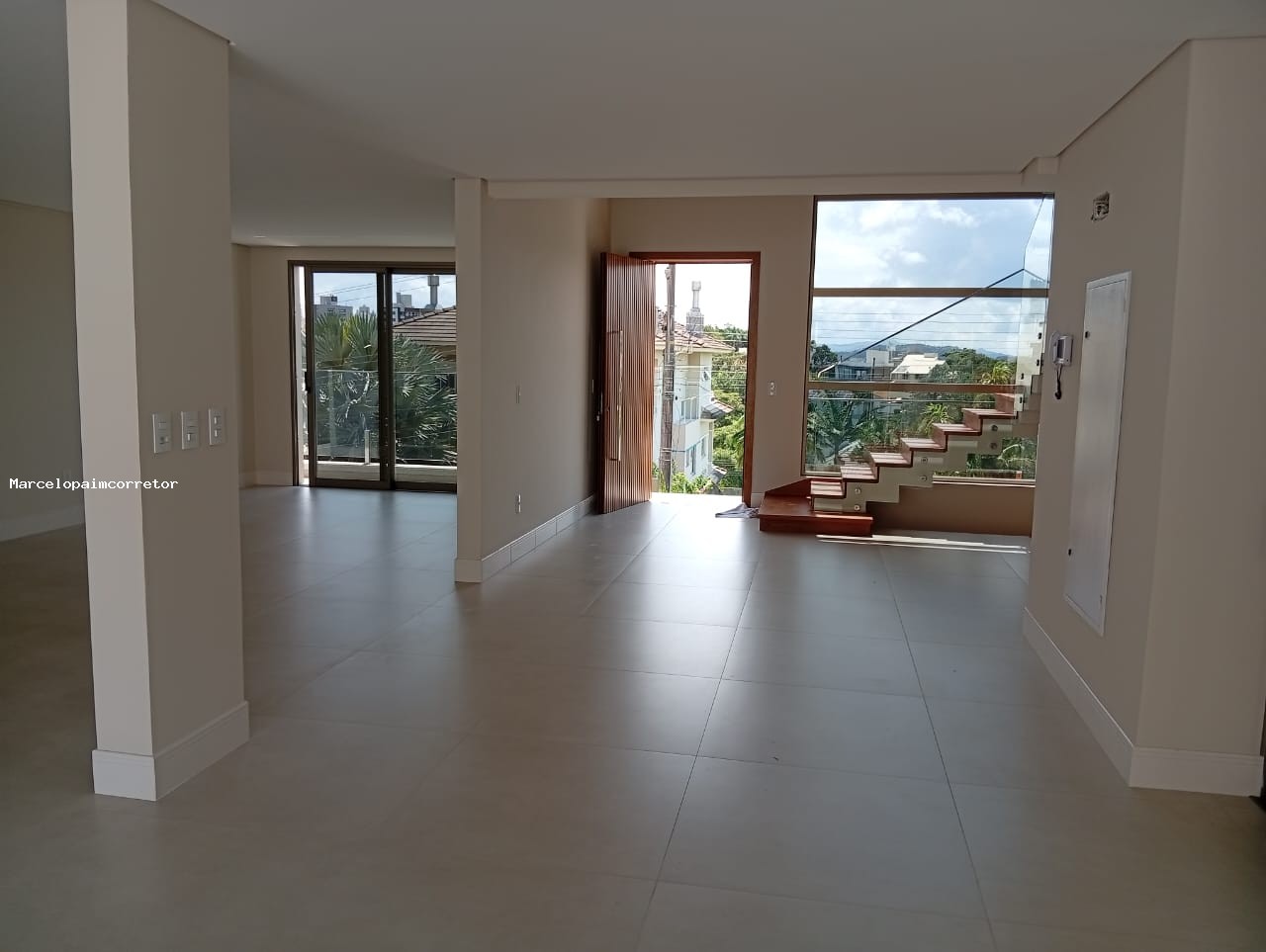 Casa Duplex para Venda em Palhoça, Pedra Branca, 3 dormitórios, 3 suítes, 5 banheiros, 2 vagas — foto 3