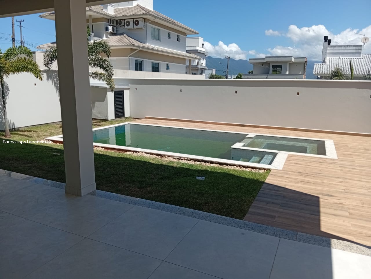 Casa Duplex para Venda em Palhoça, Pedra Branca, 4 dormitórios, 2 suítes, 4 banheiros, 2 vagas — foto 5