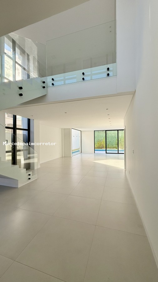 Casa Duplex para Venda em Palhoça, Pedra Branca, 3 dormitórios, 3 suítes, 4 banheiros, 2 vagas — foto 4