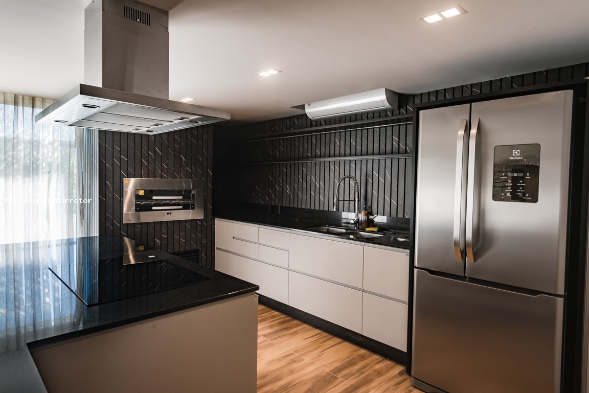 Cobertura Horizontal para Venda em São José, Kobrasol, 3 dormitórios, 3 suítes, 4 banheiros, 3 vagas — foto 2