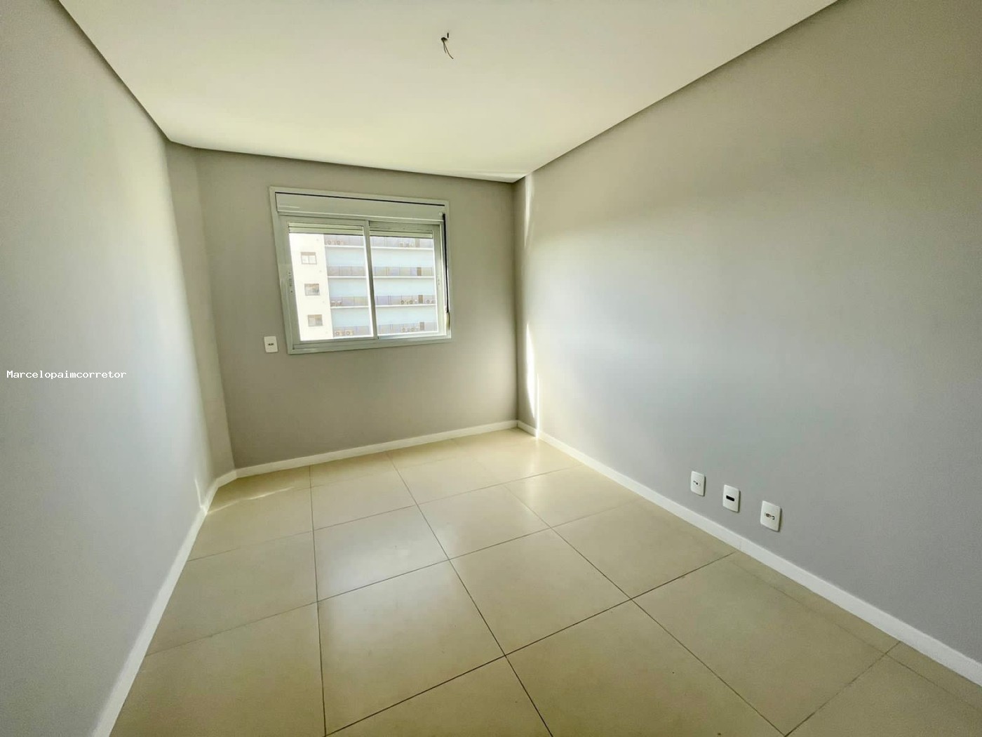 Apartamento para Venda em Palhoça, Pedra Branca, 3 dormitórios, 1 suíte, 2 banheiros, 1 vaga — foto 2